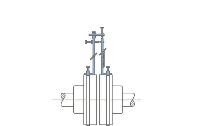 Abb. 2 Ausrichten der Kupplungen: Ausrichtung von elastischer Kupplung mit Ausrichtvorrichtung Abb. 2 Ausrichten der Kupplungen: Ausrichtung von elastischer Kupplung mit Ausrichtvorrichtung