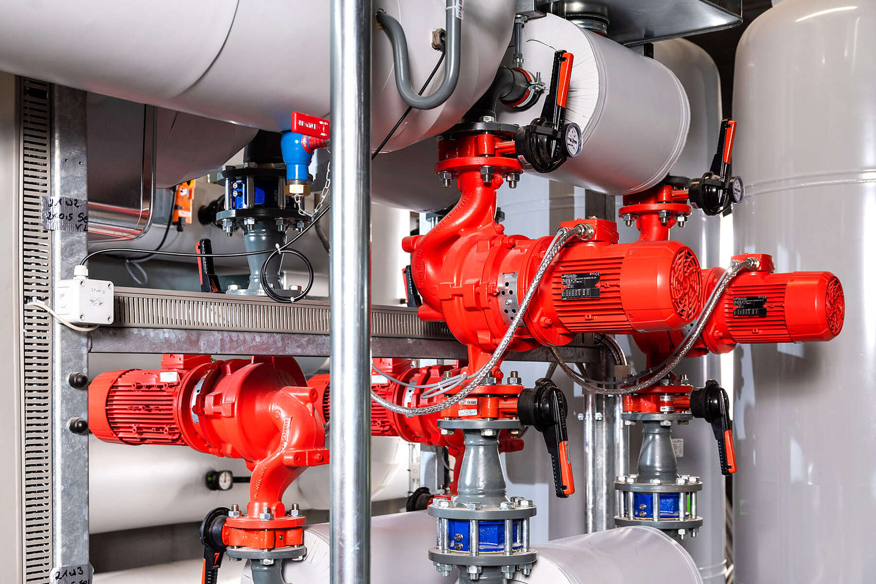 Etaline-Pumpen, BOA-X Absperrklappen und Serie 2000 Rückschlagklappen