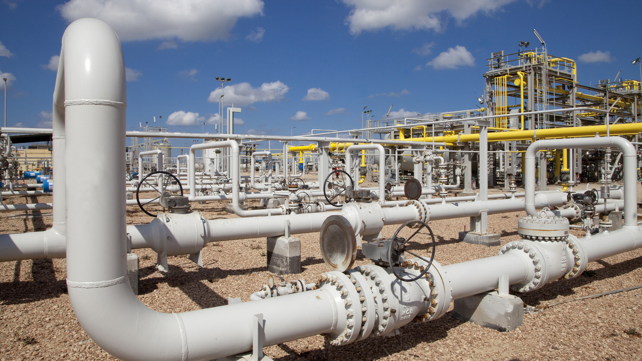 Трубопроводная сеть за пределами установки по подготовке природного газа