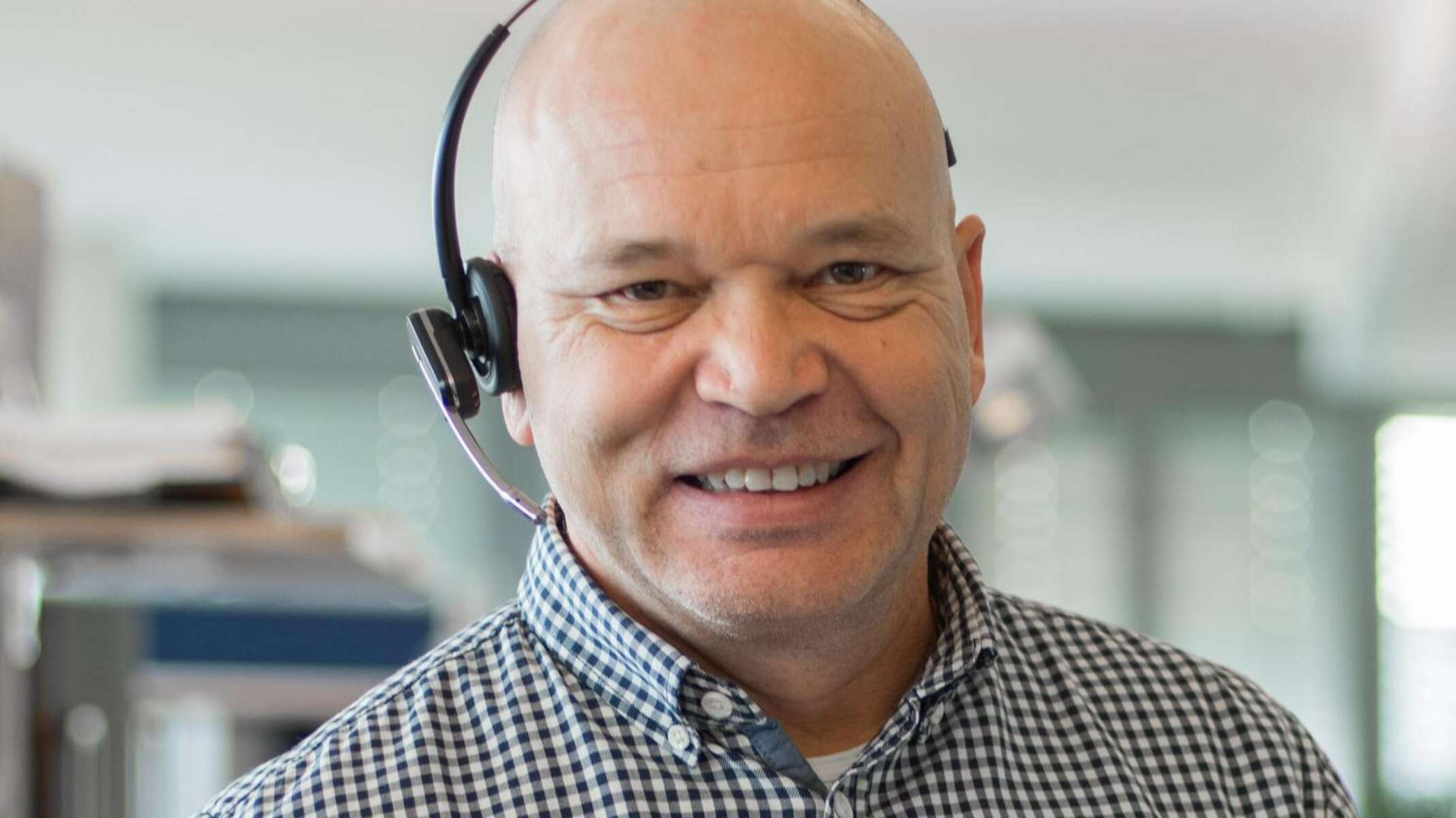 Mitarbeiter mit Headset