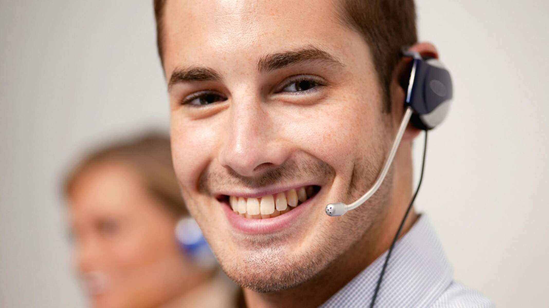 Mitarbeiter mit Headset