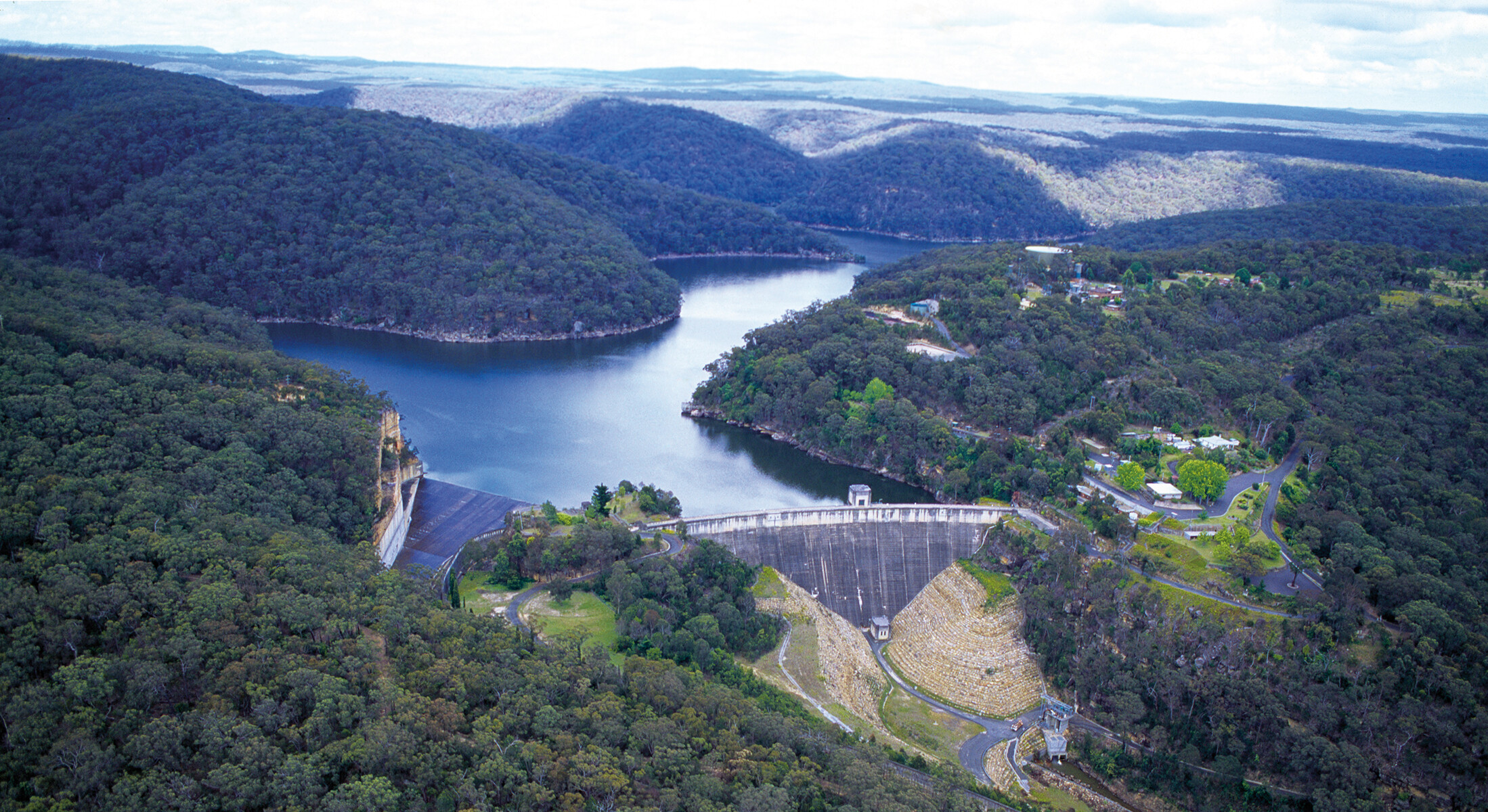 Der Nepean-Staudamm südwestlich von Sydney