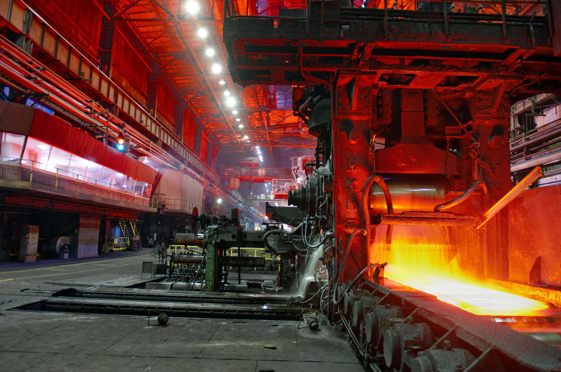 Energy-intensive steel production: Significant savings can be made with SES System Efficiency Service.