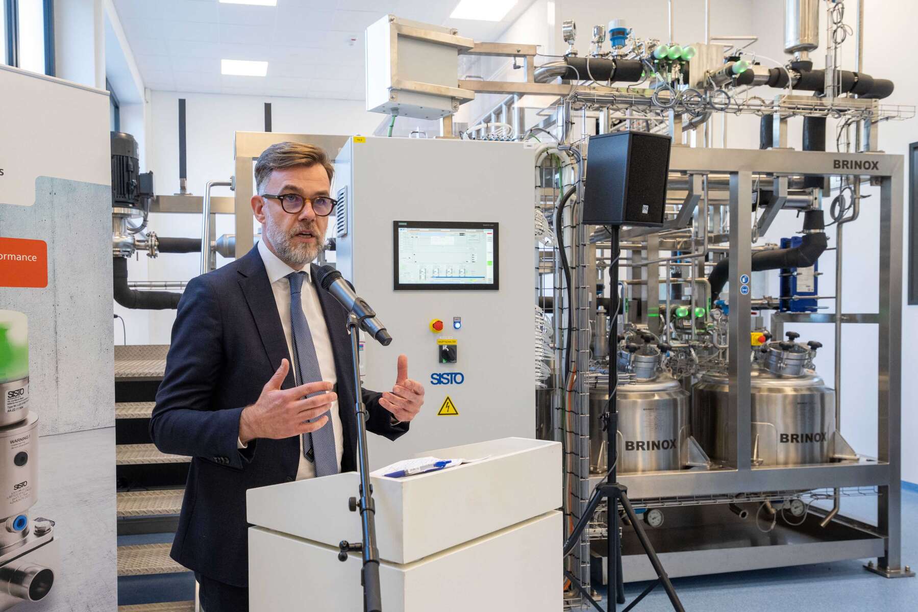 Franz Fayot inaugurated the new technology centre of SISTO Armaturen S.A. on 27 February 2023.