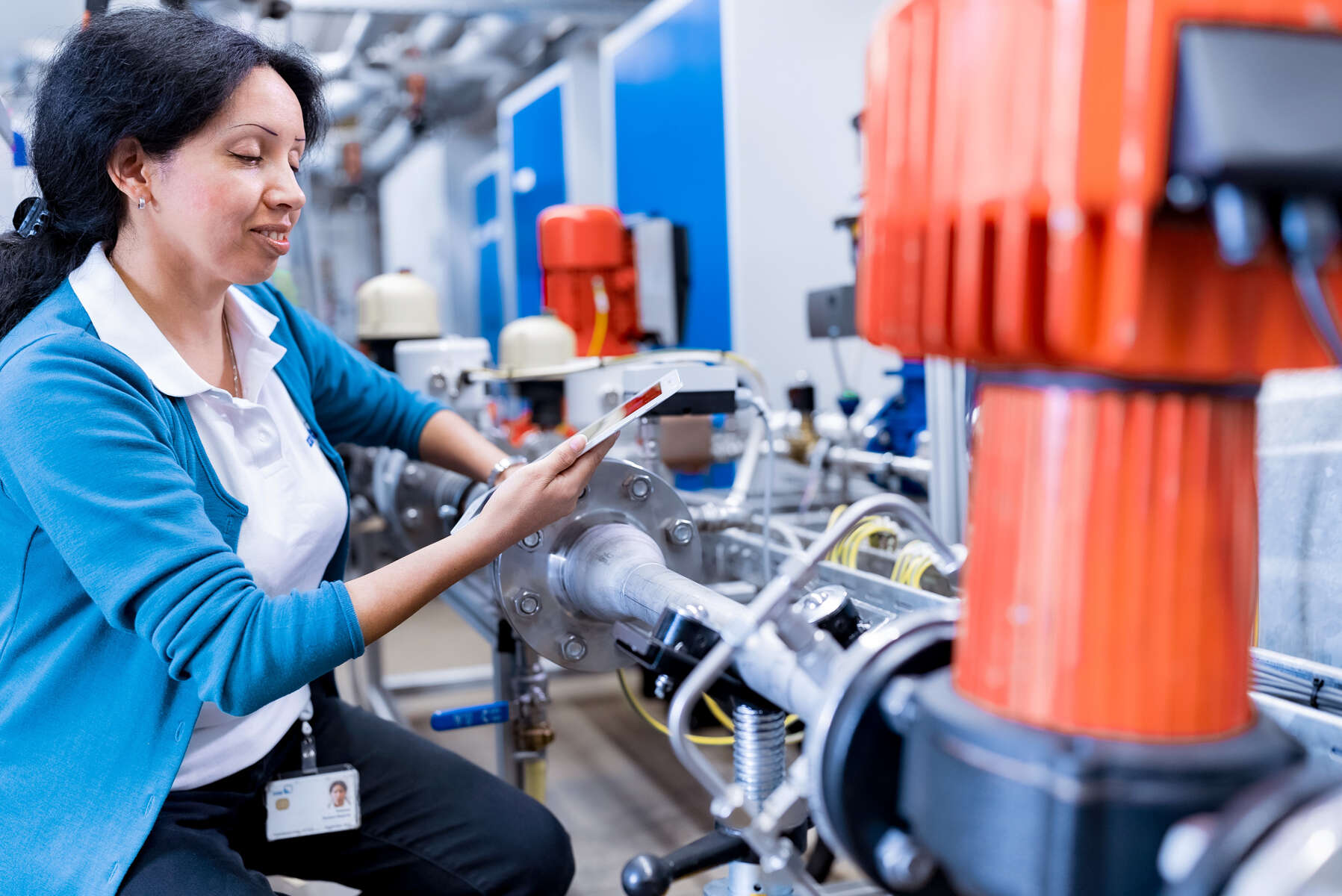 Dr. Vanessa Romero Segovia aus der Abteilung „Model-based Product Development“ testet in Frankenthal neue Produkte von KSB auf Herz und Nieren. Dr. Vanessa Romero Segovia aus der Abteilung „Model-based Product Development“ am Frankenthaler Entwicklungsprüfstand.