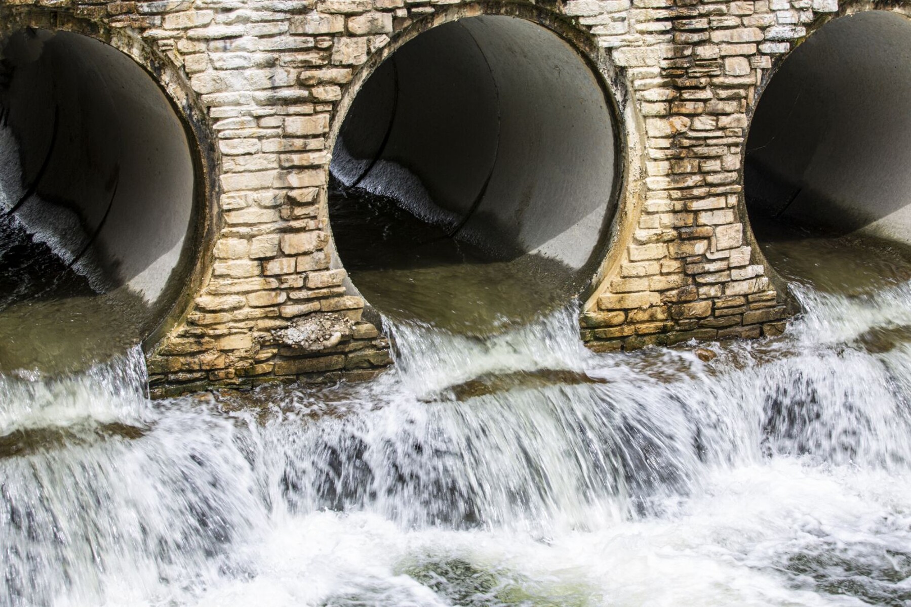 Aufbereitetes Regenwasser und Abwasser