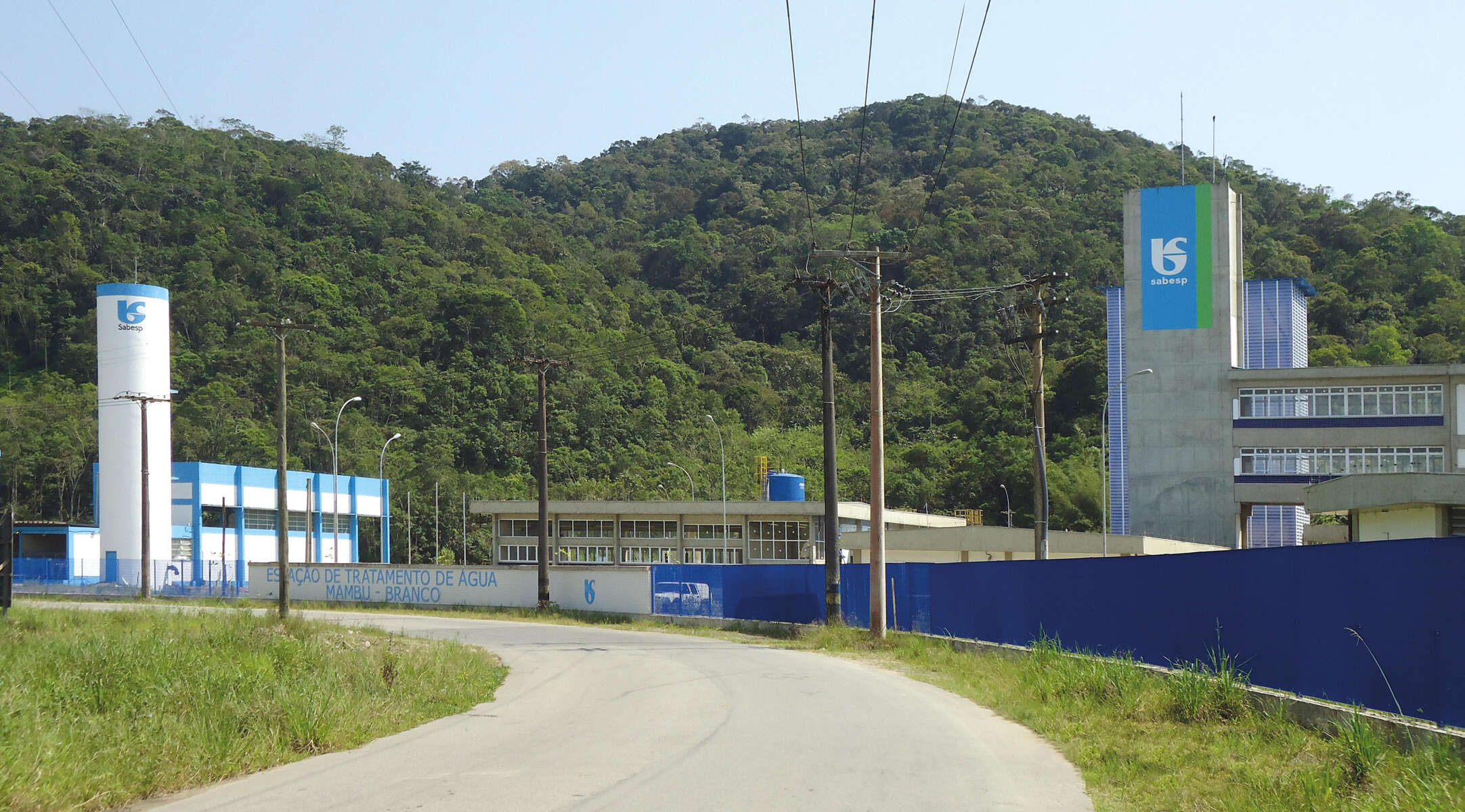 The Mambu Branco System: Buildings in green nature.