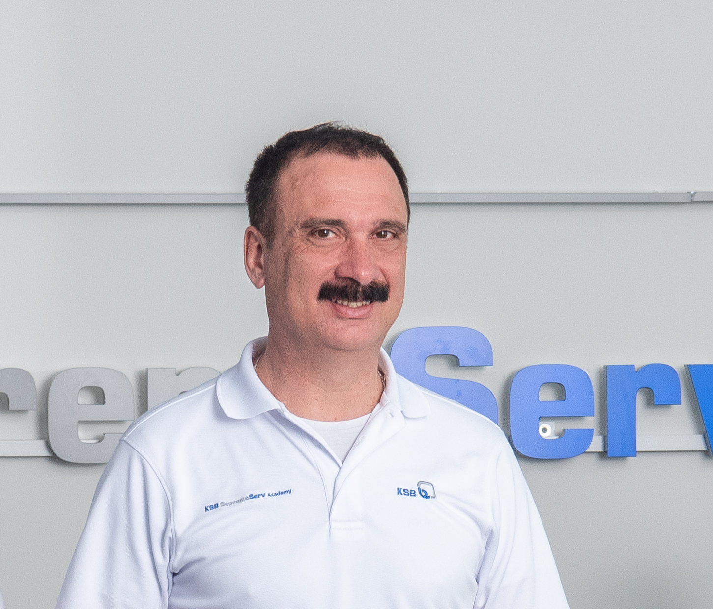 Portrait photo of Peter Reisch