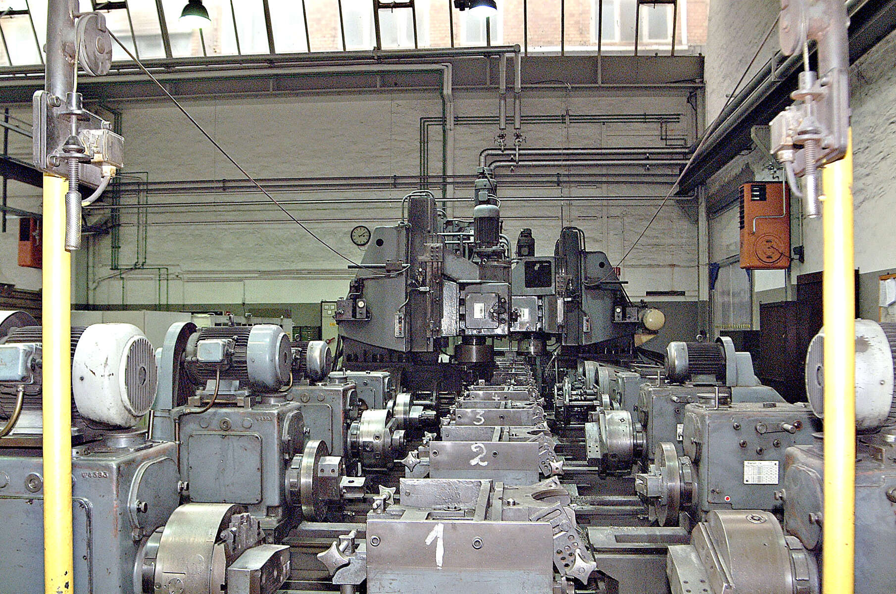 In 1955, the first automatic production line for machining Eta components went into operation in Frankenthal. Production line from 1955 for machining Eta components