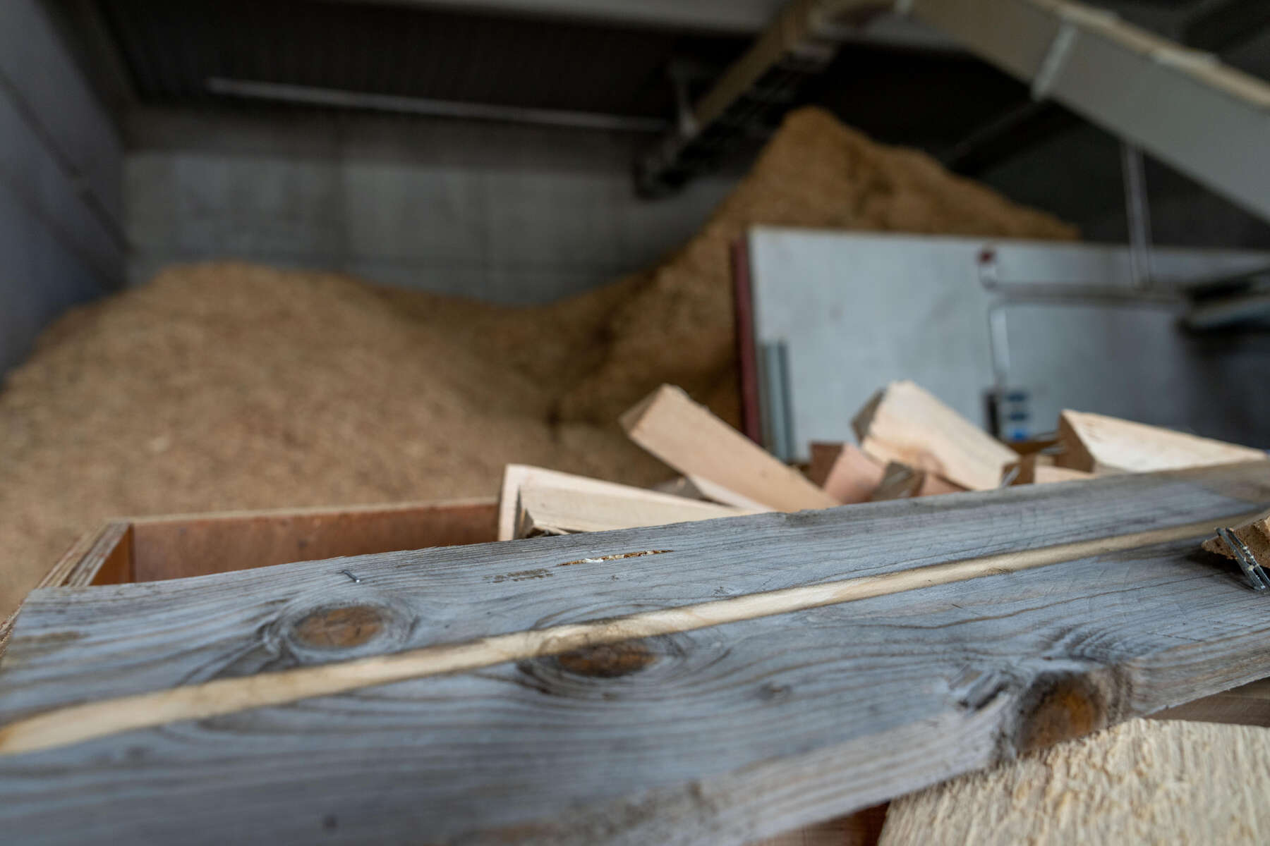 Wood residues and woodchips in KSB’s heating material storage