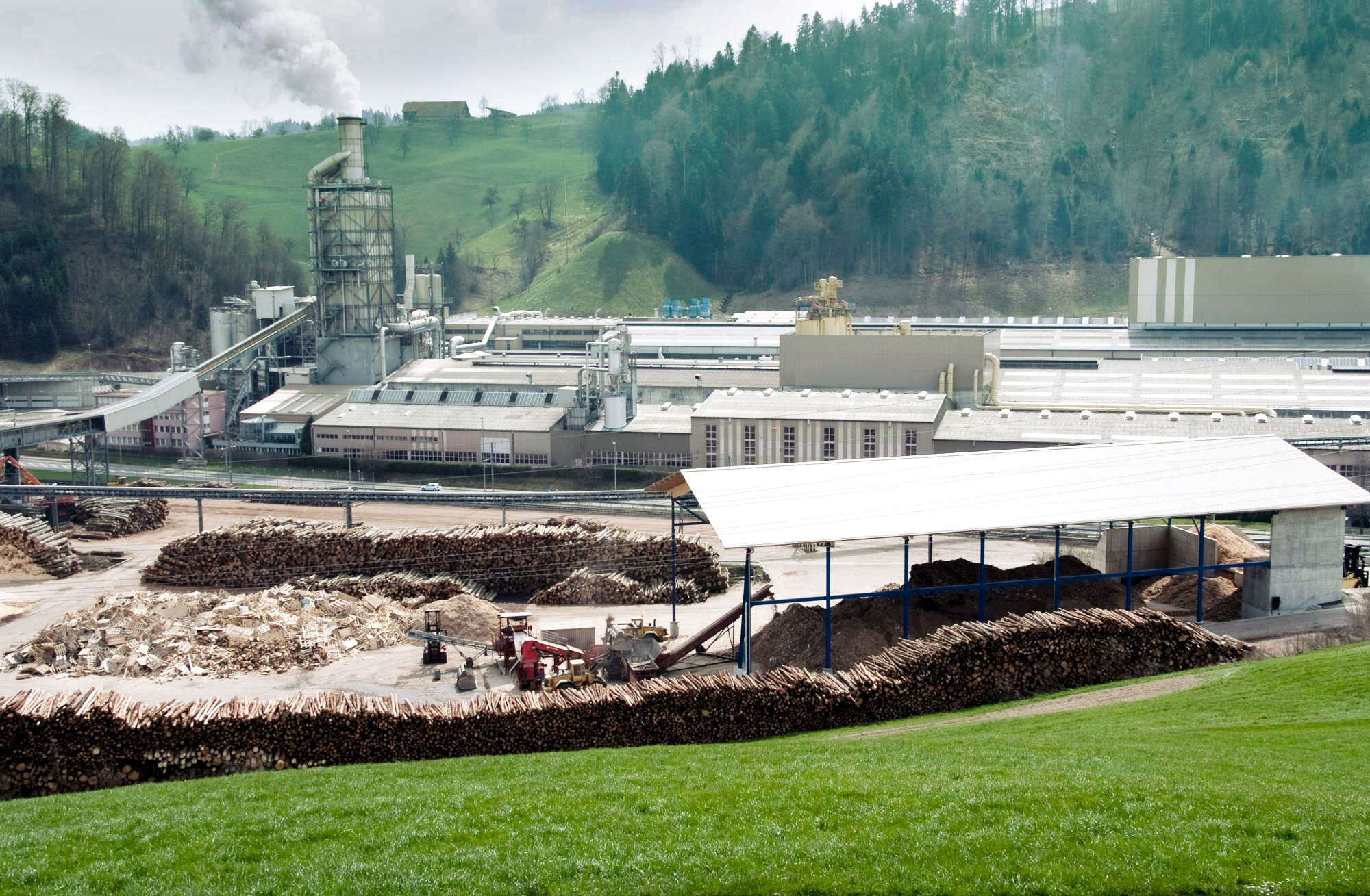 <p>The Swiss Krono site in Menznau near Lucerne/Switzerland</p> Swiss Kronospan site, Menznau