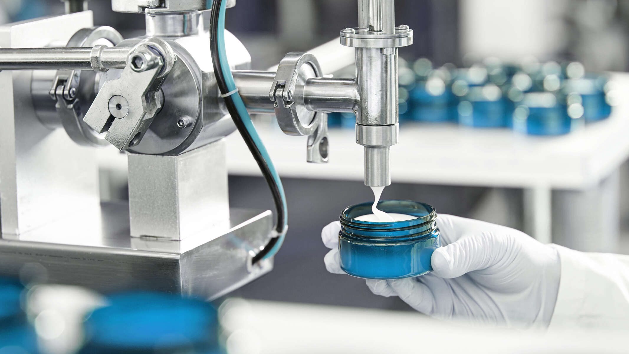 Täitmissüsteem kosmeetika tootmises