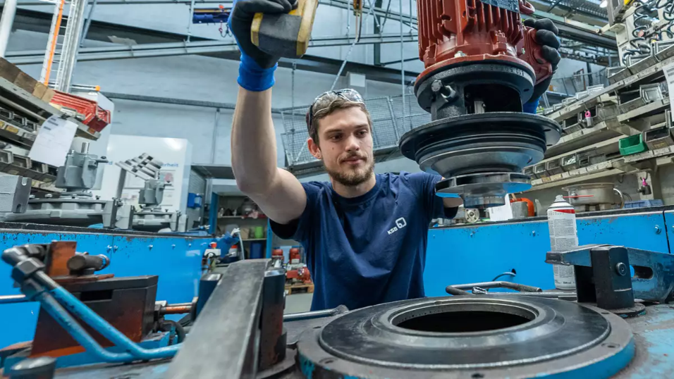 Maintenance, genuine spare parts, on-site support.