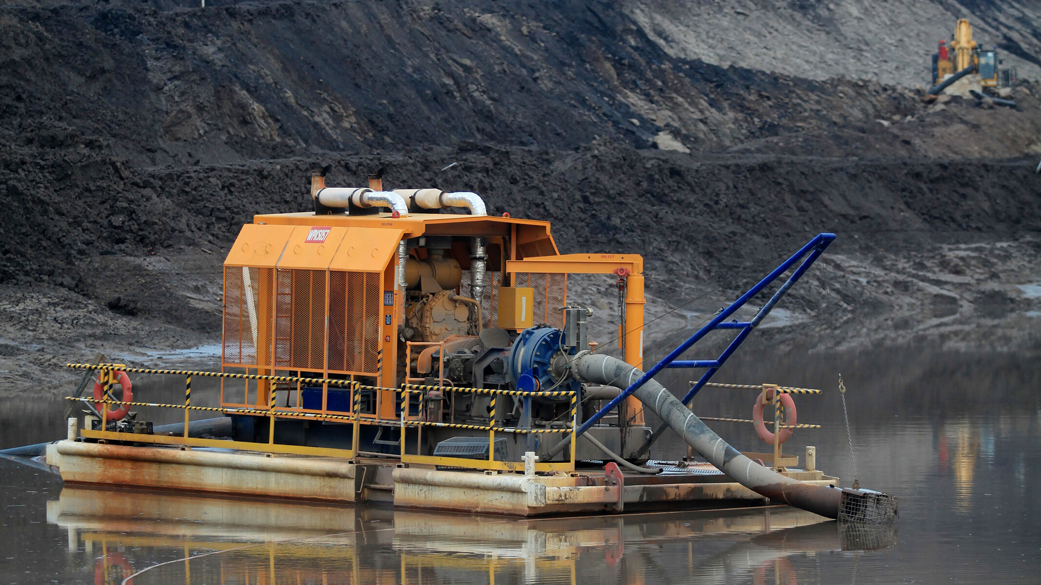 Máy bơm thoát nước và bơm nước trong quy trìnhmang lại hiệu quả tối đa trong khai thác mỏ.