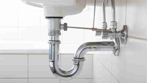 Garniture d’écoulement sur un lavabo
