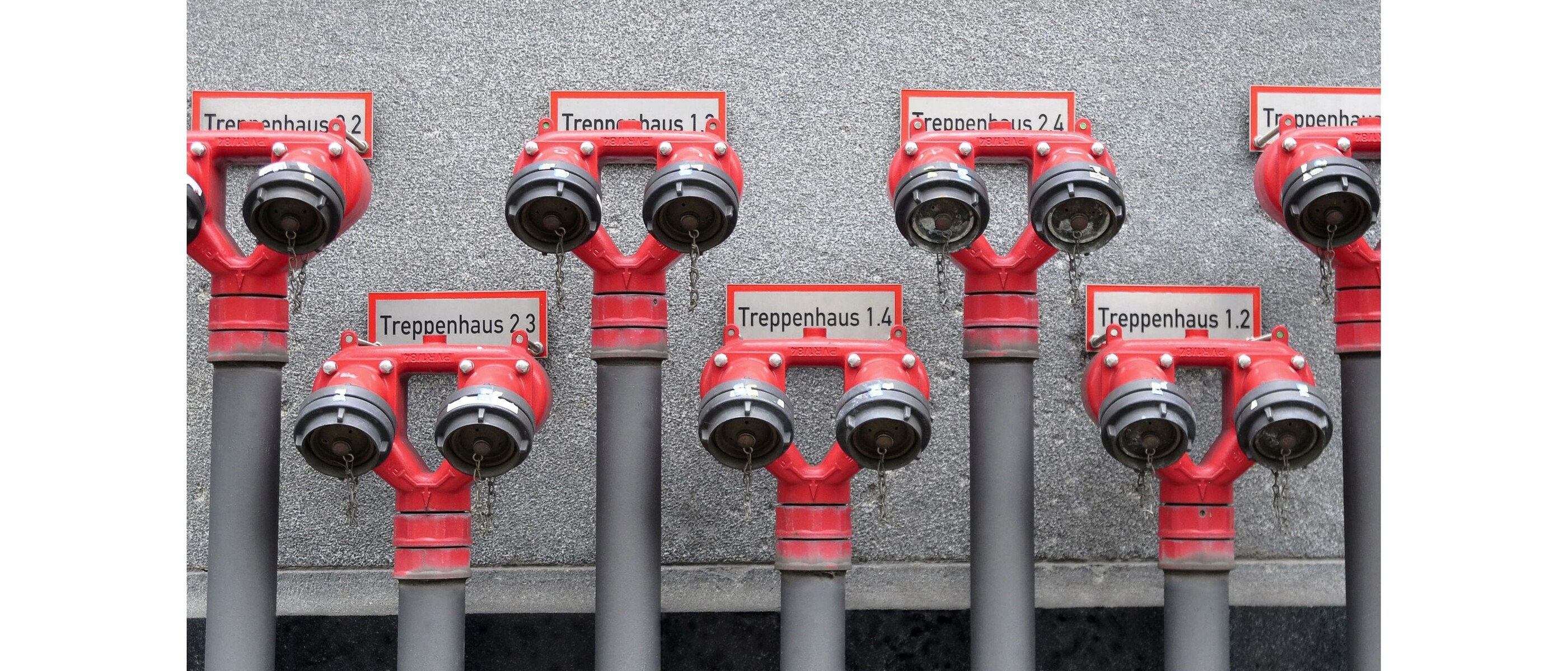 Six water connections for fire-fighting water