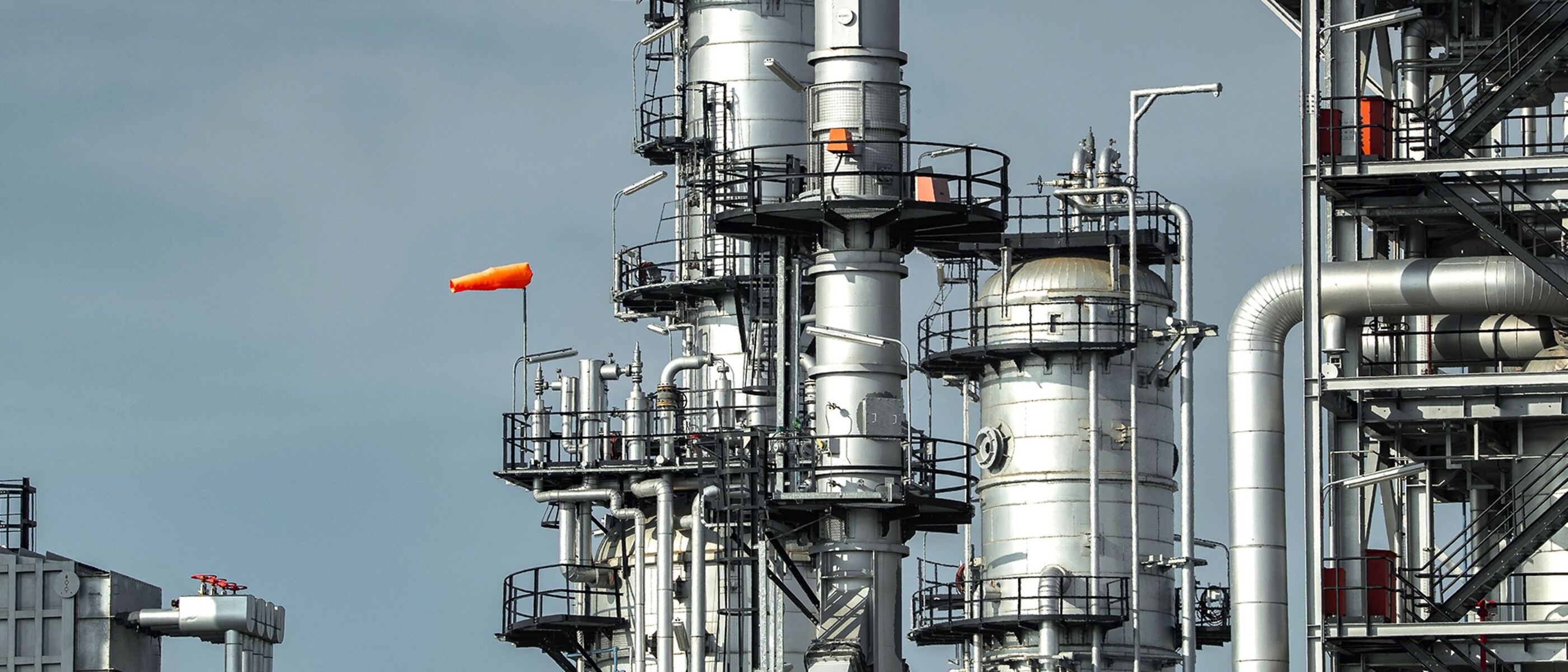 Coluna principal, reactor e regenerador de um Fluid Catalytic Cracker